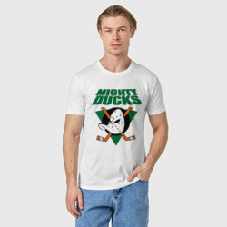 Футболка с принтом Anaheim Mighty Ducks 2 для женщины, вид на модели спереди №2. Цвет основы: белый