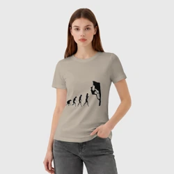 Женская футболка хлопок Эволюция альпиниста - фото 2