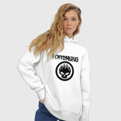 Худи с принтом The Offspring classic logo для женщины, вид на модели спереди №3. Цвет основы: белый