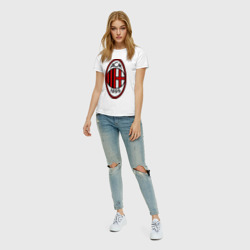 Футболка с принтом ФК Милан для женщины, вид на модели спереди №3. Цвет основы: белый