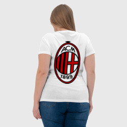 Футболка с принтом ФК Милан для женщины, вид на модели сзади №3. Цвет основы: белый