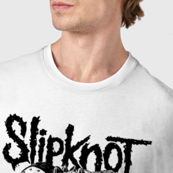 Футболка с принтом Slipknot black and white для мужчины, вид на модели спереди №4. Цвет основы: белый