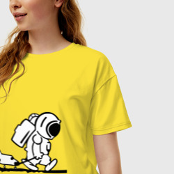 Женская футболка хлопок Oversize Ребенок космонавт с шаттлом - фото 2