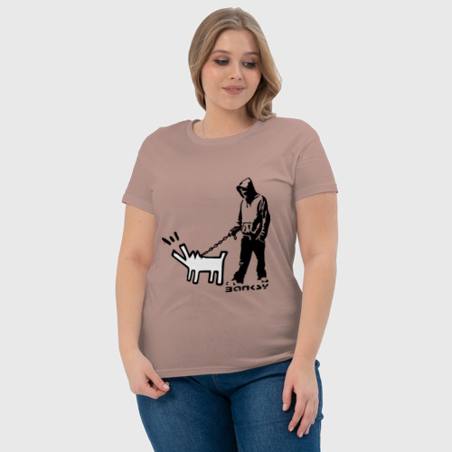 Женская футболка хлопок Парень с собакой Banksy, цвет пыльно-розовый - фото 6
