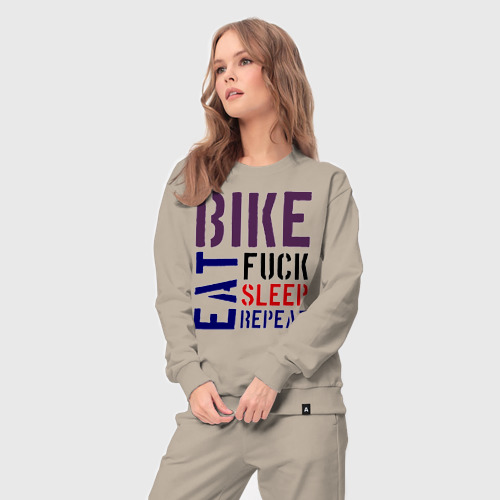 Женский костюм хлопок Bike eat sleep repeat, цвет миндальный - фото 5