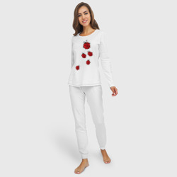 Пижама с принтом Божьи коровки для женщины, вид на модели спереди №2. Цвет основы: белый