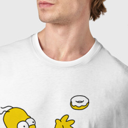 Футболка с принтом Гомер Симпсон - Только пончик для мужчины, вид на модели спереди №4. Цвет основы: белый
