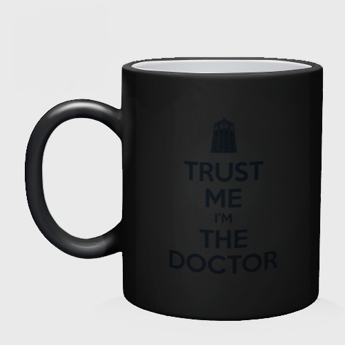 Кружка хамелеон Trust me I'm the Doctor, цвет белый + черный - фото 3