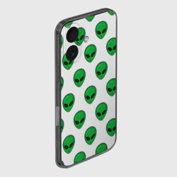 Чехол для iPhone 16 силиконовый с защитой камеры Пришелец - фото 2