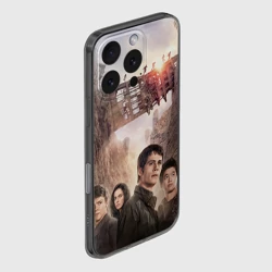 Чехол для iPhone 16 Pro силиконовый с защитой камеры Бегущий в лабиринте - фото 2