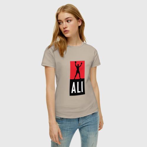 Женская футболка хлопок с принтом Ali by boxcluber, фото на моделе #1