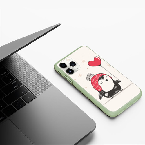 Чехол для iPhone 11 Pro матовый Пингвин с шариком, цвет салатовый - фото 5