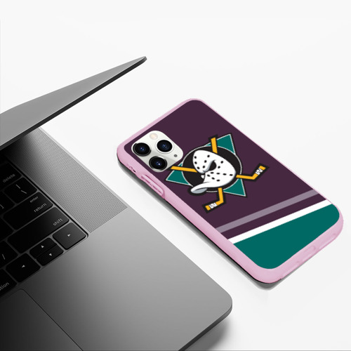 Чехол для iPhone 11 Pro Max матовый Anaheim Ducks Selanne, цвет розовый - фото 5