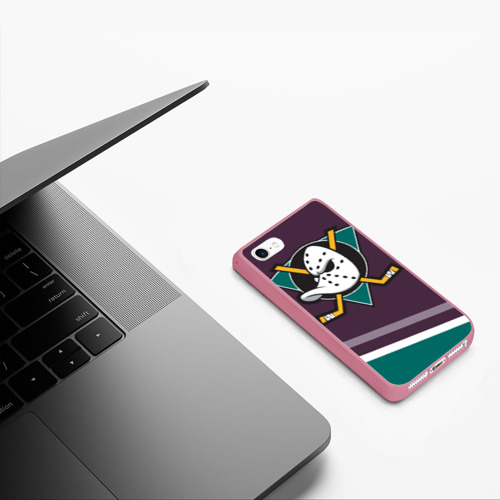 Чехол для iPhone 5/5S матовый Anaheim Ducks Selanne, цвет малиновый - фото 5