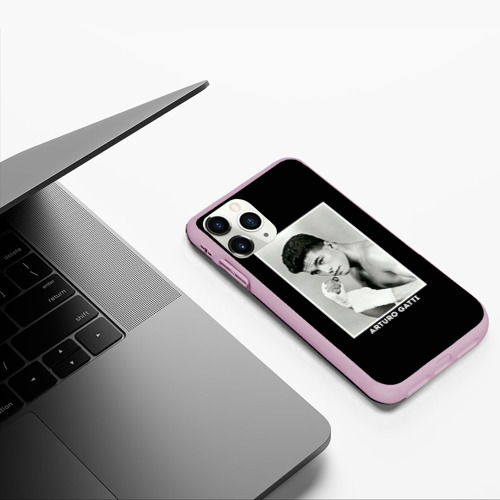Чехол для iPhone 11 Pro матовый Артур Гатти чб, цвет розовый - фото 5