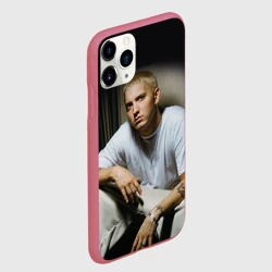 Чехол для iPhone 11 Pro матовый Эминем сидит и смотрит, зачем он это делает - фото 2