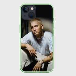 Чехол для iPhone 14 Эминем сидит и смотрит, зачем он это делает