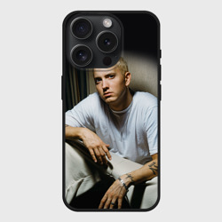 Чехол силиконовый для Apple iPhone 15 Pro матовый Эминем сидит и смотрит, зачем он это делает