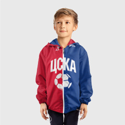 Ветровка с принтом ЦСКА для ребенка, вид на модели спереди №2. Цвет основы: белый