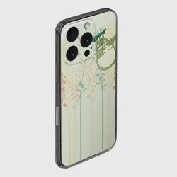 Чехол для iPhone 16 Pro силиконовый с защитой камеры Тоторо в листве - фото 2