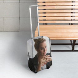 Чехол для чемодана 3D Робби Марго в кафе - фото 2