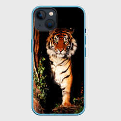 Чехол для iPhone 14 Тигр выглядывает из темноты - большая картинка