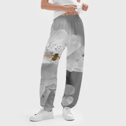 Женские джоггеры оверсайз 3D Пчела на цветах - фото 2