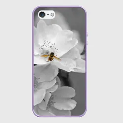 Чехол для iPhone 5/5S матовый Пчела на цветах