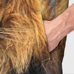 Жилет с принтом Красавец лев для мужчины, вид на модели спереди №4. Цвет основы: черный