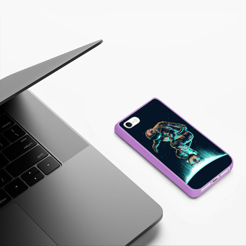 Чехол для iPhone 5/5S матовый Планетарный скейтбординг, цвет сиреневый - фото 5
