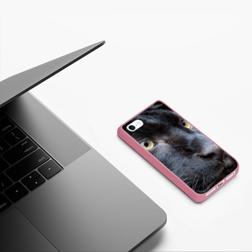 Чехол для iPhone 5/5S матовый Черная пантера, цвет малиновый - фото 5