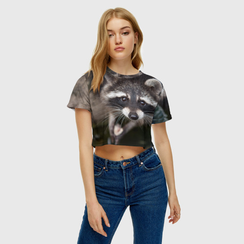 Женская футболка Crop-top 3D Енот попрошайка, цвет 3D печать - фото 3