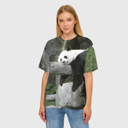 Женская футболка oversize 3D Большая уставшая панда - фото 2