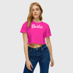 Топик (короткая футболка или блузка, не доходящая до середины живота) с принтом Барби для женщины, вид на модели спереди №2. Цвет основы: белый