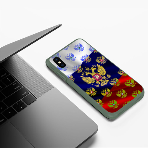 Чехол для iPhone XS Max матовый Россыпь гербов РФ, цвет темно-зеленый - фото 5