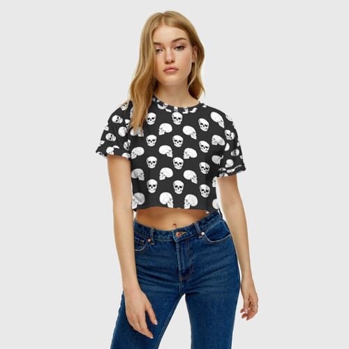Женская футболка Crop-top 3D Черепа паттерн на черном фоне, цвет 3D печать - фото 3