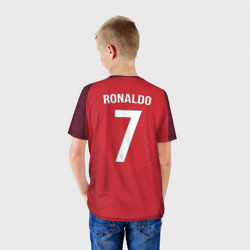 Футболка с принтом Ronaldo 17-18 для ребенка, вид на модели сзади №2. Цвет основы: белый