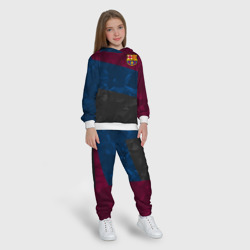 Костюм с принтом FC Barcelona abstract Барселона для ребенка, вид на модели спереди №3. Цвет основы: белый