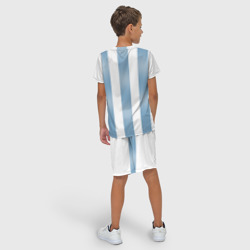 Костюм с принтом Аргентина ЧМ 2018 для ребенка, вид на модели сзади №2. Цвет основы: белый
