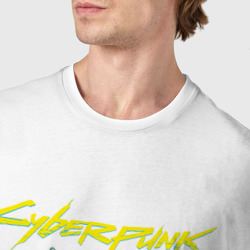 Футболка с принтом Cyberpunk 2077 для мужчины, вид на модели спереди №4. Цвет основы: белый