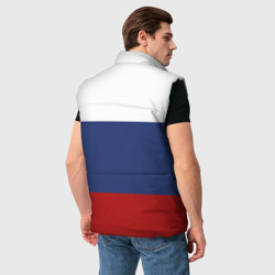 Жилет с принтом Россия Триколор для мужчины, вид на модели сзади №2. Цвет основы: черный