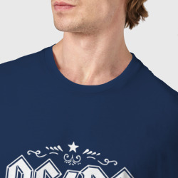 Футболка с принтом AC/DC run for your life для женщины, вид на модели спереди №4. Цвет основы: темно-синий