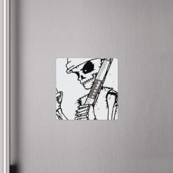 Магнит с принтом Скелетон геодезист 2 черн для любого человека, вид спереди №4. Цвет основы: белый