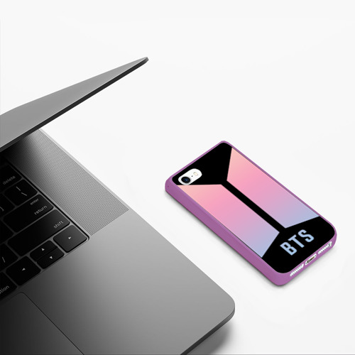 Чехол для iPhone 5/5S матовый BTS logo gradiet, цвет фиолетовый - фото 5