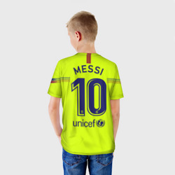 Футболка с принтом Messi away 18-19 для ребенка, вид на модели сзади №2. Цвет основы: белый