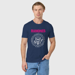 Футболка с принтом Ramones для мужчины, вид на модели спереди №2. Цвет основы: темно-синий