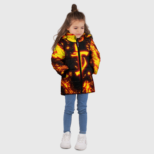 Зимняя куртка для девочек 3D с принтом Doom the crucible Дум, вид сбоку #3