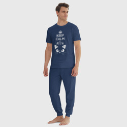 Пижама с принтом Keep calm and meow для мужчины, вид на модели спереди №3. Цвет основы: темно-синий
