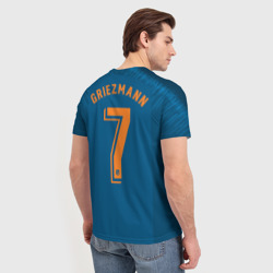 Футболка с принтом Griezmann alternative 18-19 для мужчины, вид на модели сзади №2. Цвет основы: белый