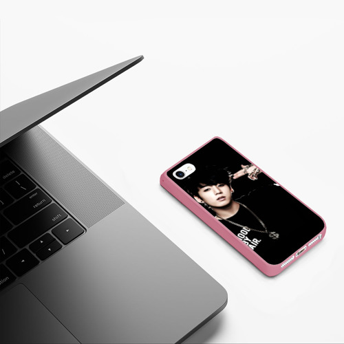 Чехол для iPhone 5/5S матовый BTS K-pop, цвет малиновый - фото 5